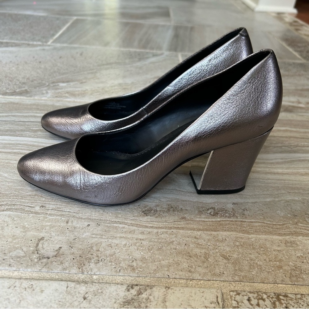 Vintage Karl Lagerfeld Sabrina Metallic Silver Leather Pumps, Size 8.5